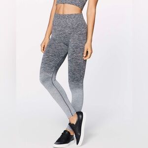 Lululemon Balance & Resist 7/8 Tight (25")
Black / White / Light Cast size 4